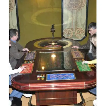 Отель Hotel Smolyan 3*