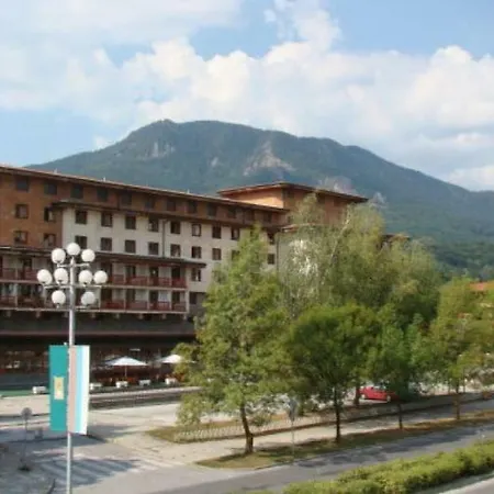 Hotel Smolyan Отель 3*
